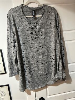 Agnes & Dora Gray Star Pullover